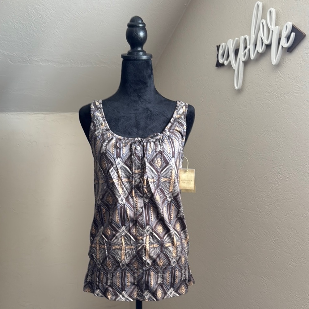 Geometric Patterned Sleeveless Top